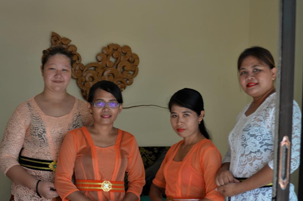 Montongbuwoh Villa Yukie Senggigi מראה חיצוני תמונה