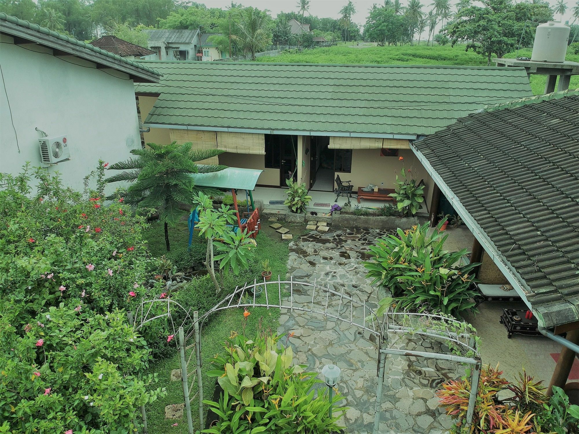 Montongbuwoh Villa Yukie Senggigi מראה חיצוני תמונה