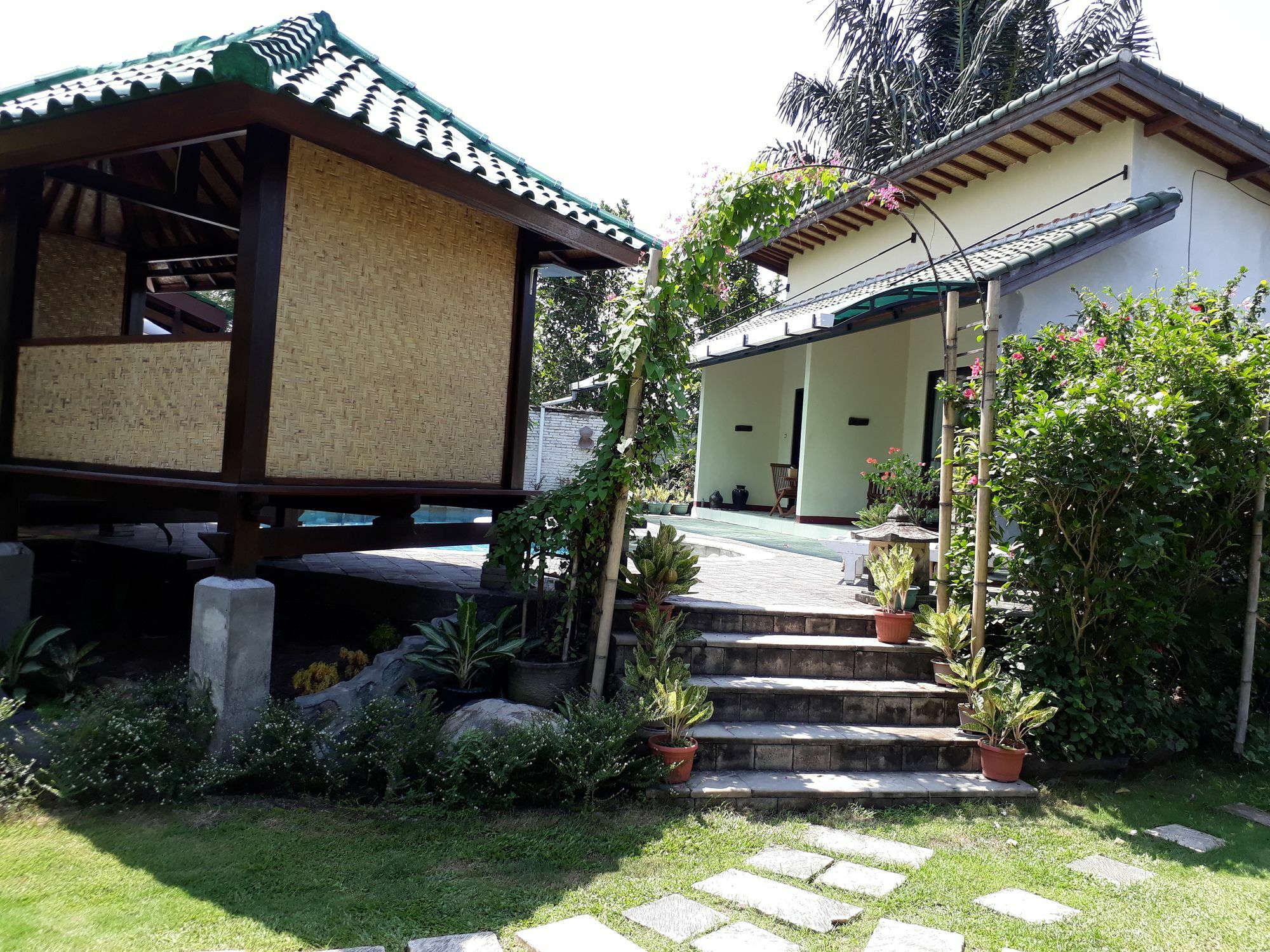 Montongbuwoh Villa Yukie Senggigi מראה חיצוני תמונה