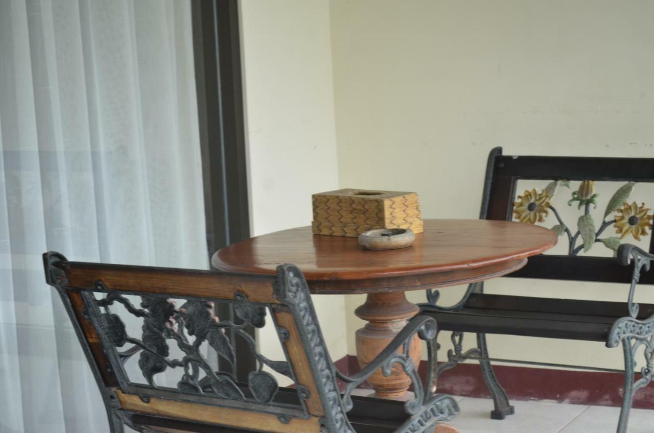 Montongbuwoh Villa Yukie Senggigi מראה חיצוני תמונה