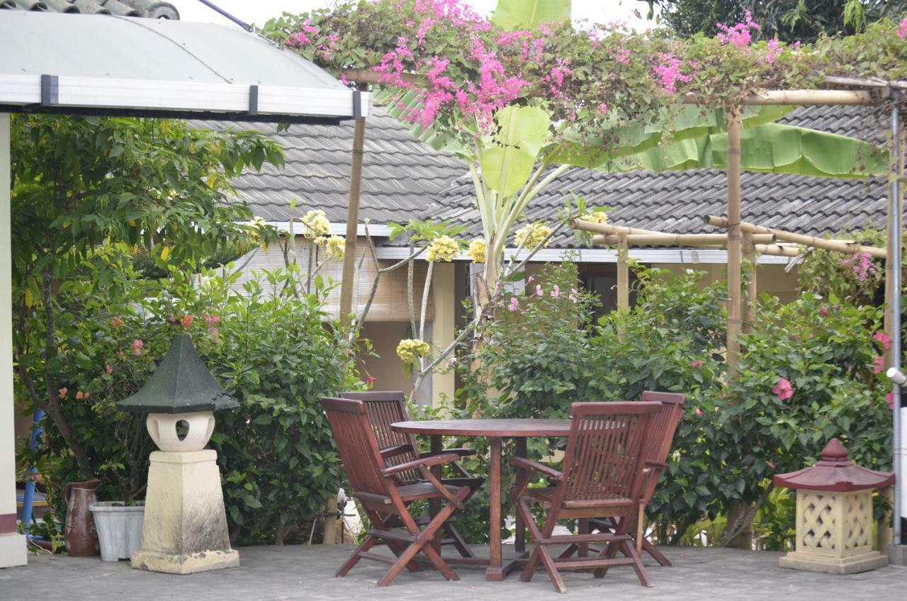 Montongbuwoh Villa Yukie Senggigi מראה חיצוני תמונה