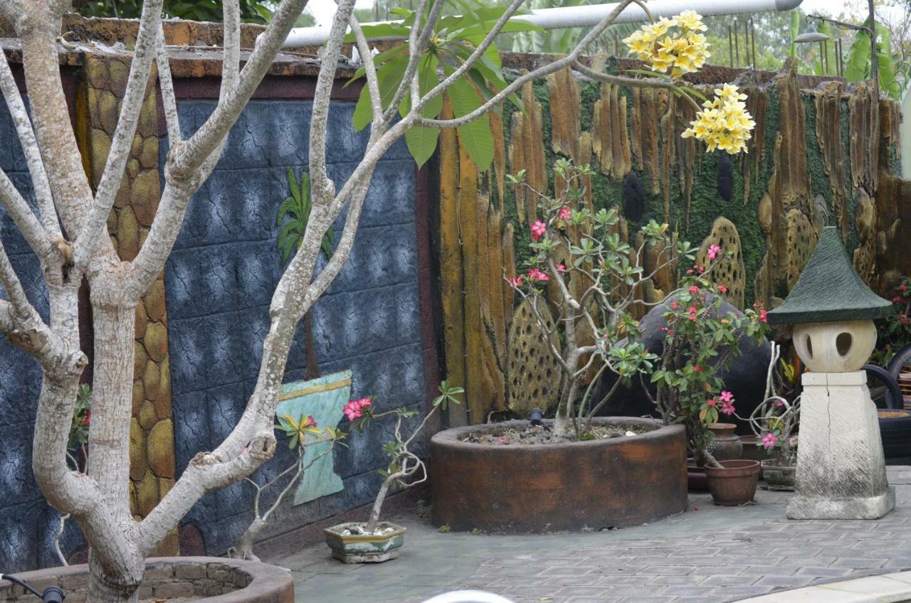 Montongbuwoh Villa Yukie Senggigi מראה חיצוני תמונה